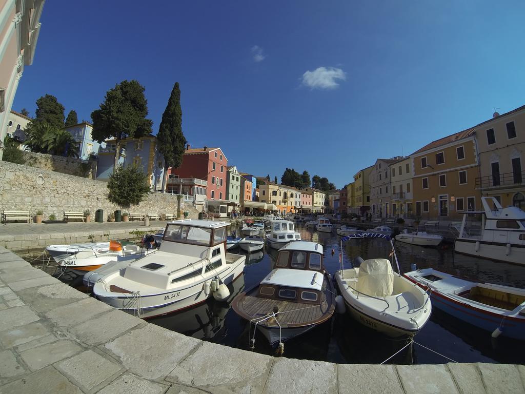 Bed&Breakfast Saturn Veli Losinj Bagian luar foto