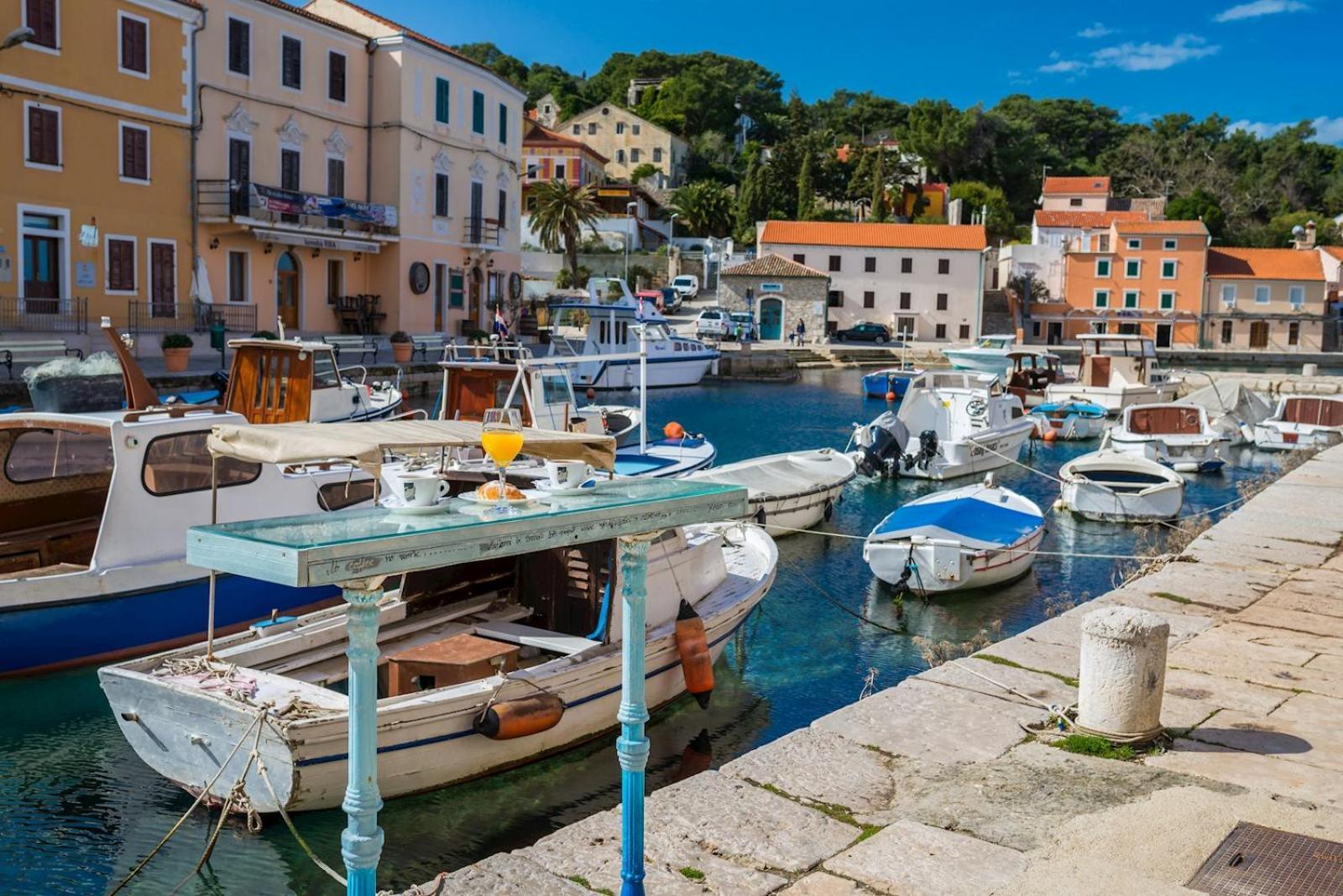 Bed&Breakfast Saturn Veli Losinj Bagian luar foto