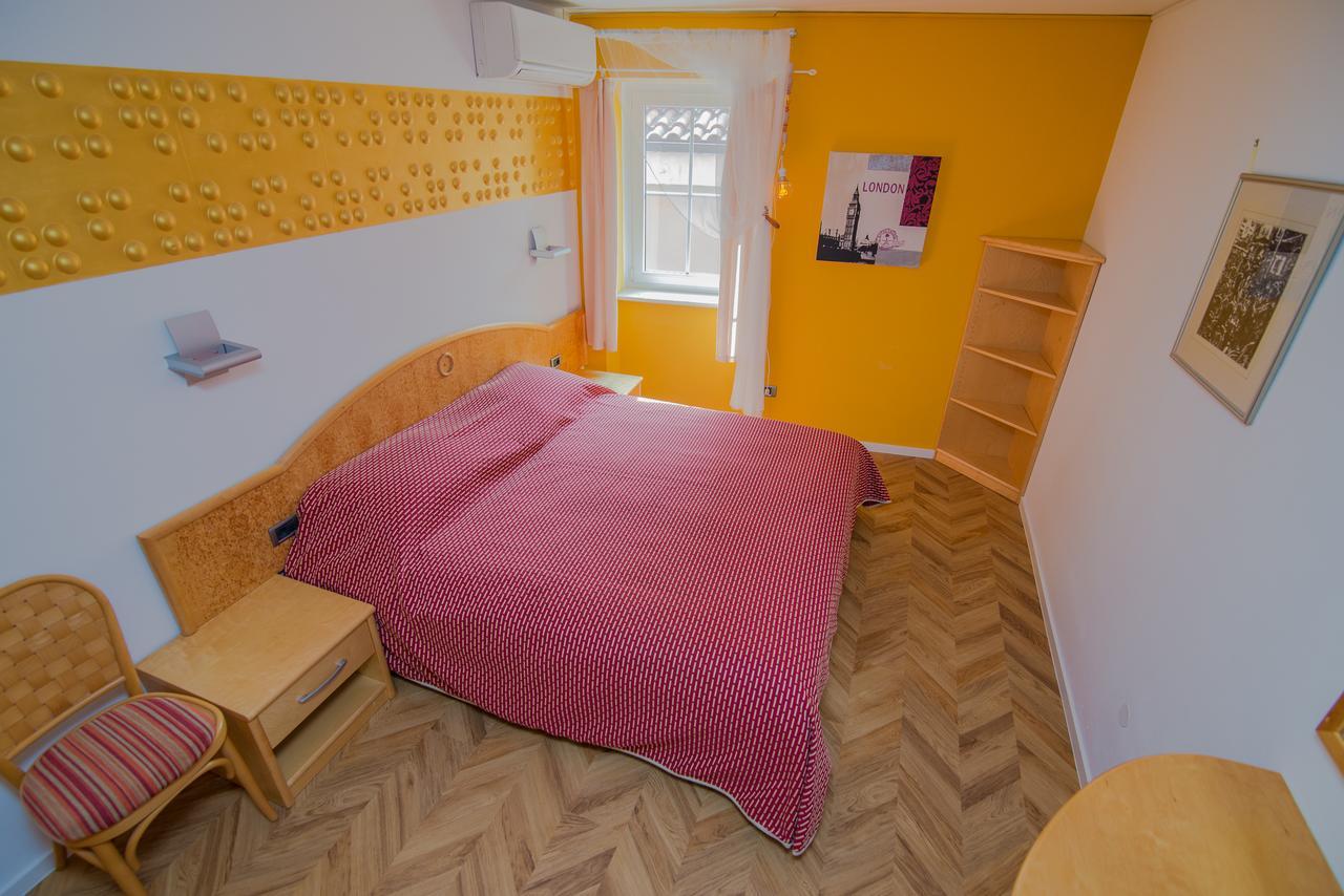 Bed&Breakfast Saturn Veli Losinj Bagian luar foto
