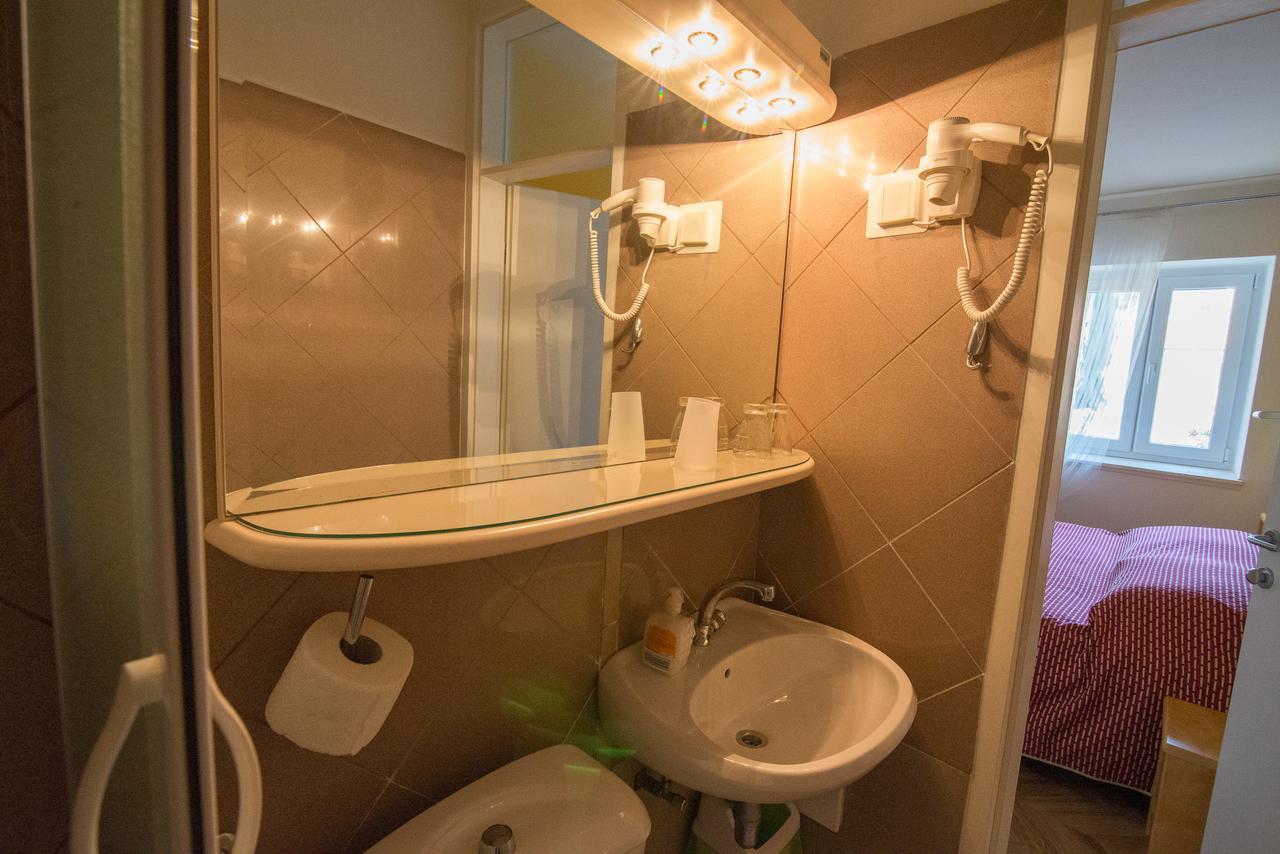 Bed&Breakfast Saturn Veli Losinj Bagian luar foto